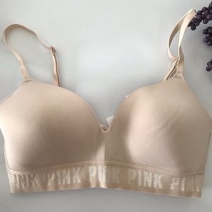 VS Pink Wear Everywhere Lightly Lines Bra 34C